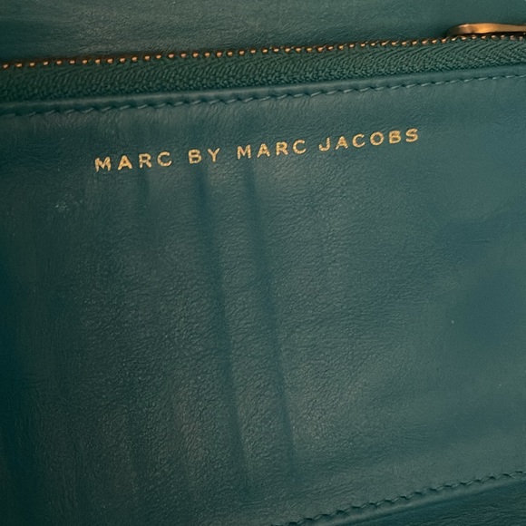 Marc Jacobs crossbody handbag with matching wallet - Picture 11 of 16